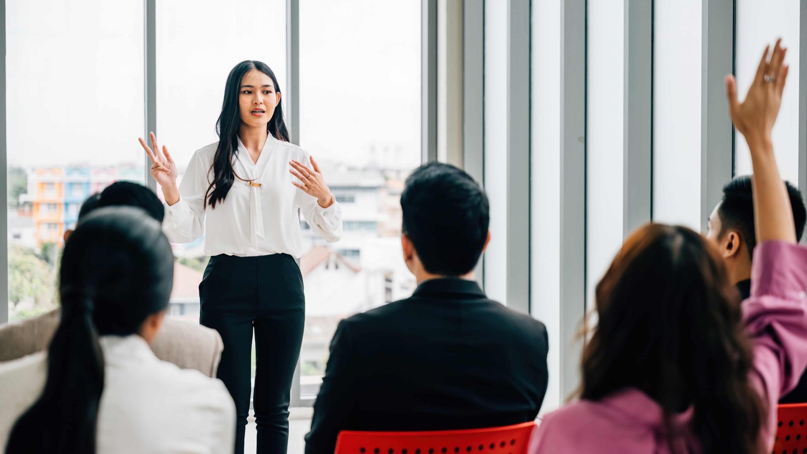 How I Overcame My Fear of Speaking a New Language