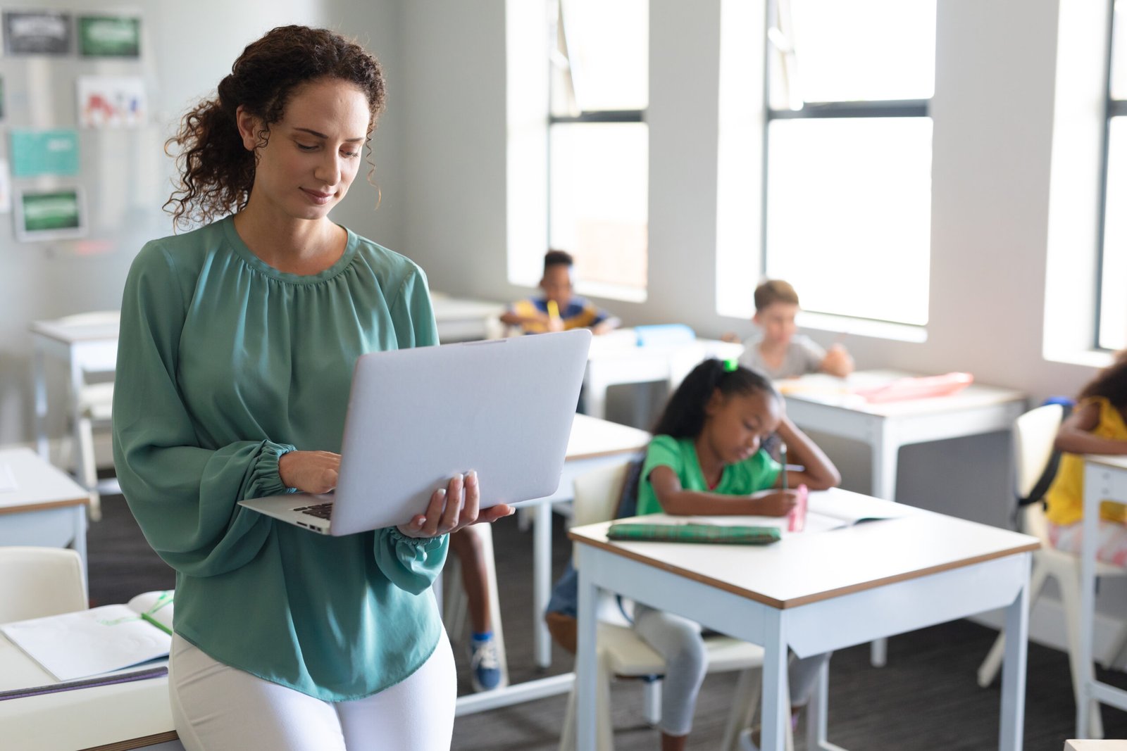How Teachers Successfully Used AI Tools to Improve Student Language Outcomes